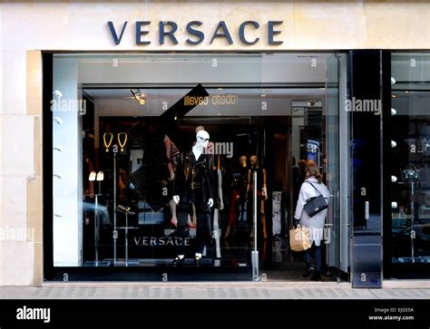 skibi ofe lolondon to buy versace|versace sale uk.